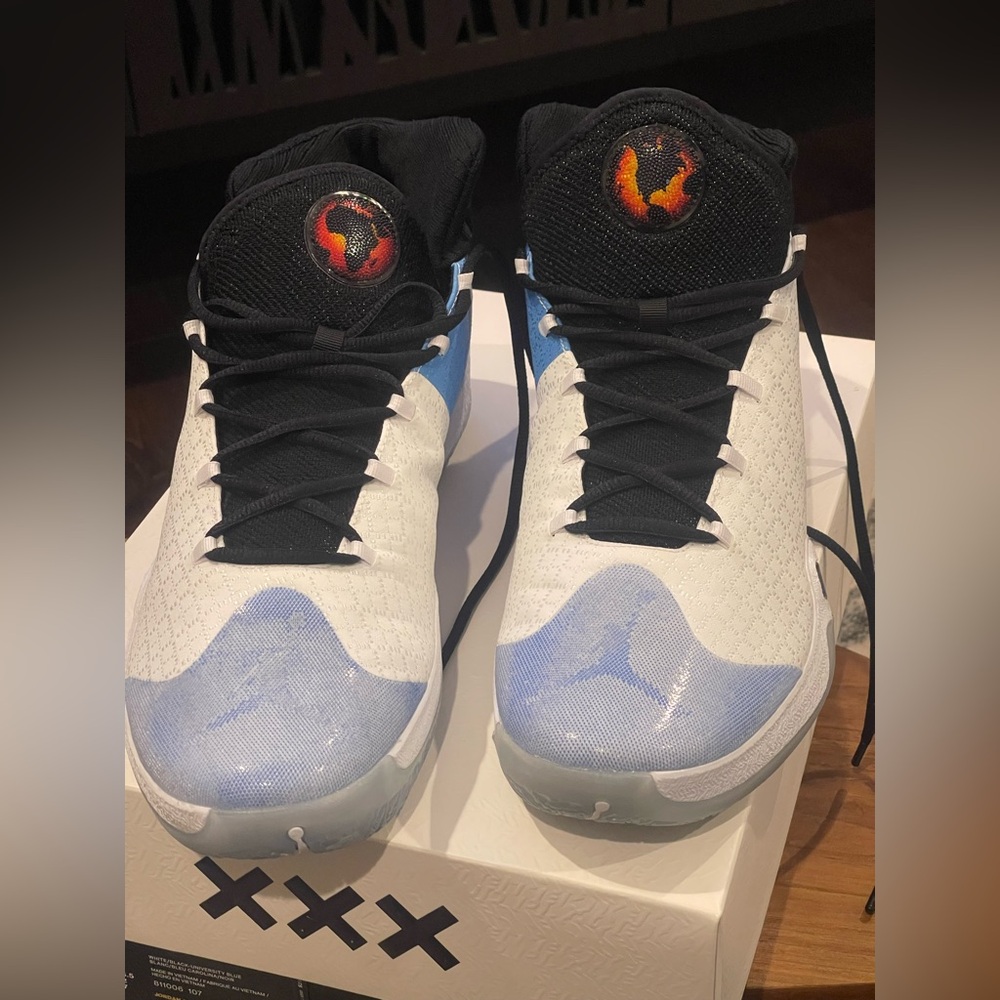 Jordan XXX White and Black Sneakers